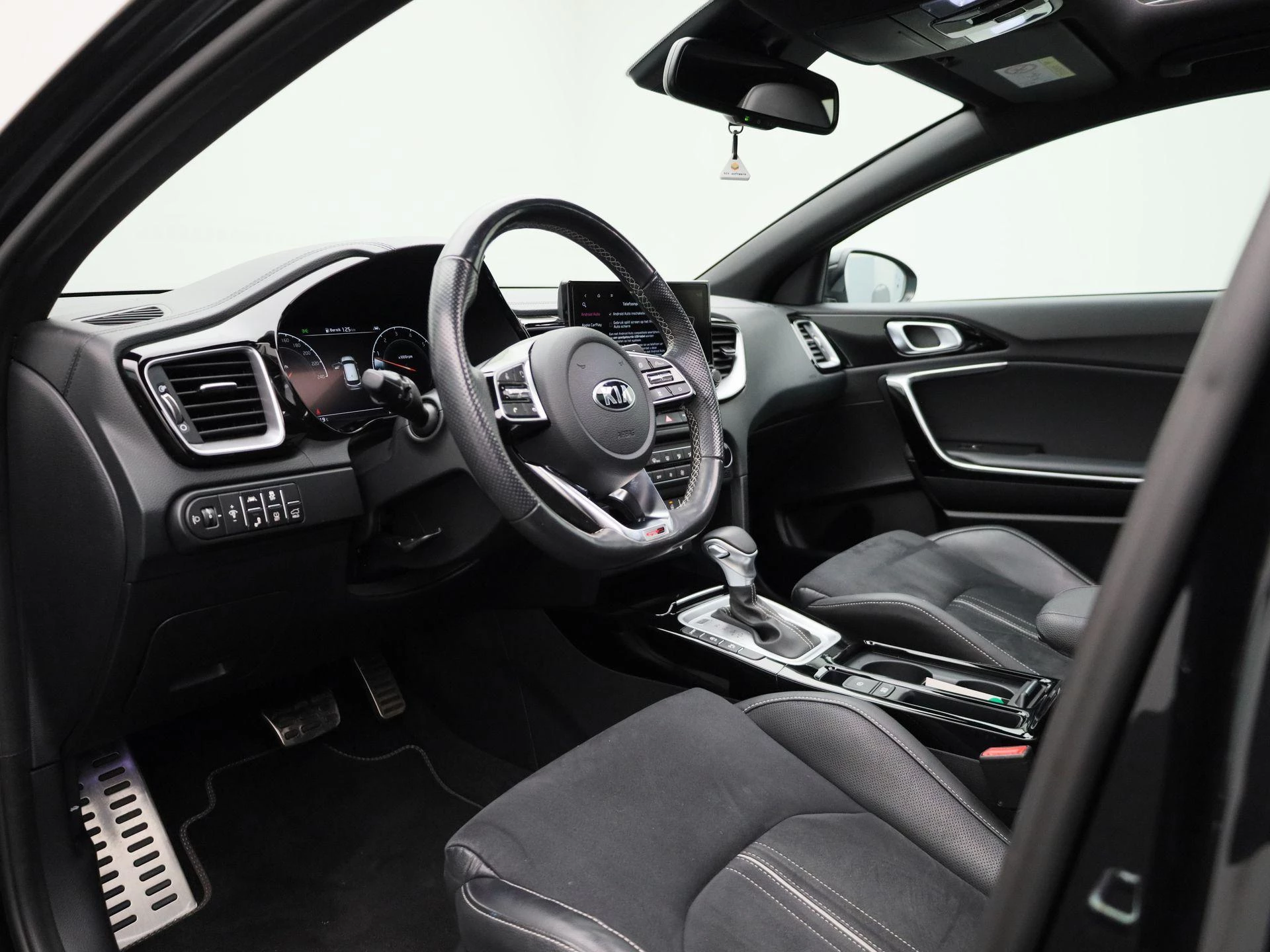 Kia-ProCeed-image-35