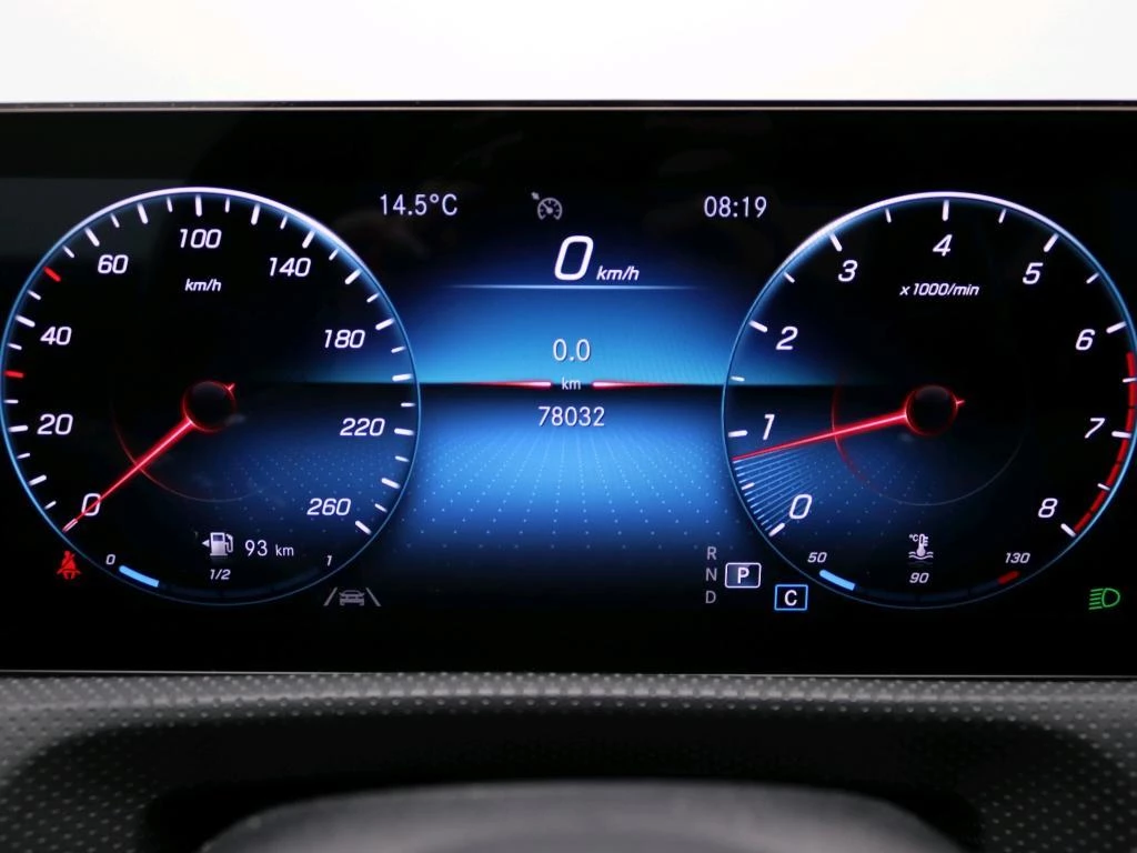 Mercedes-Benz-CLA-image-6