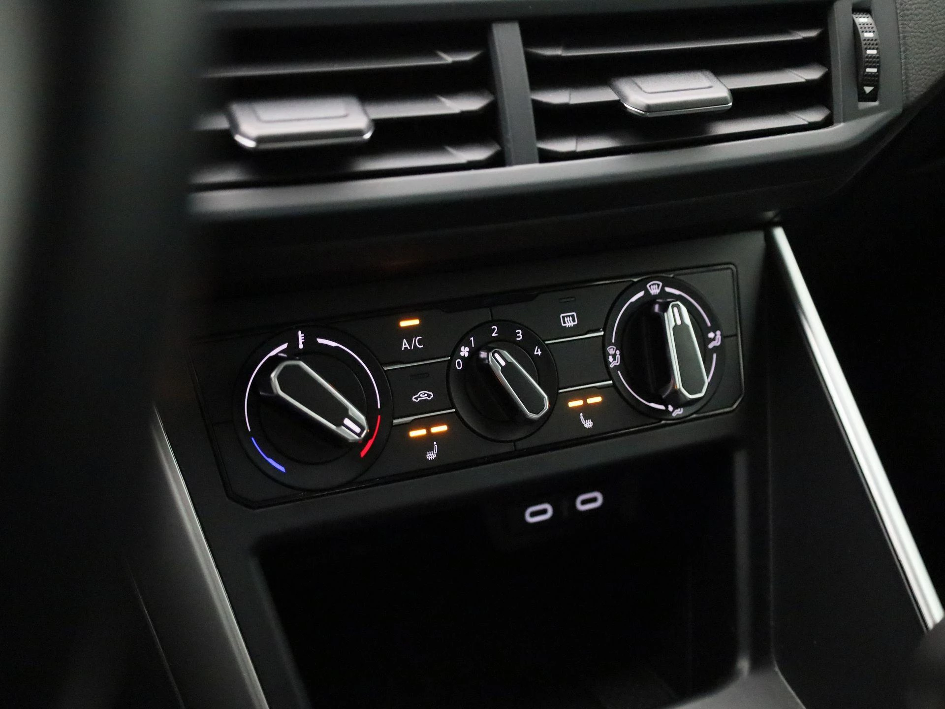 Volkswagen-Polo-image-15