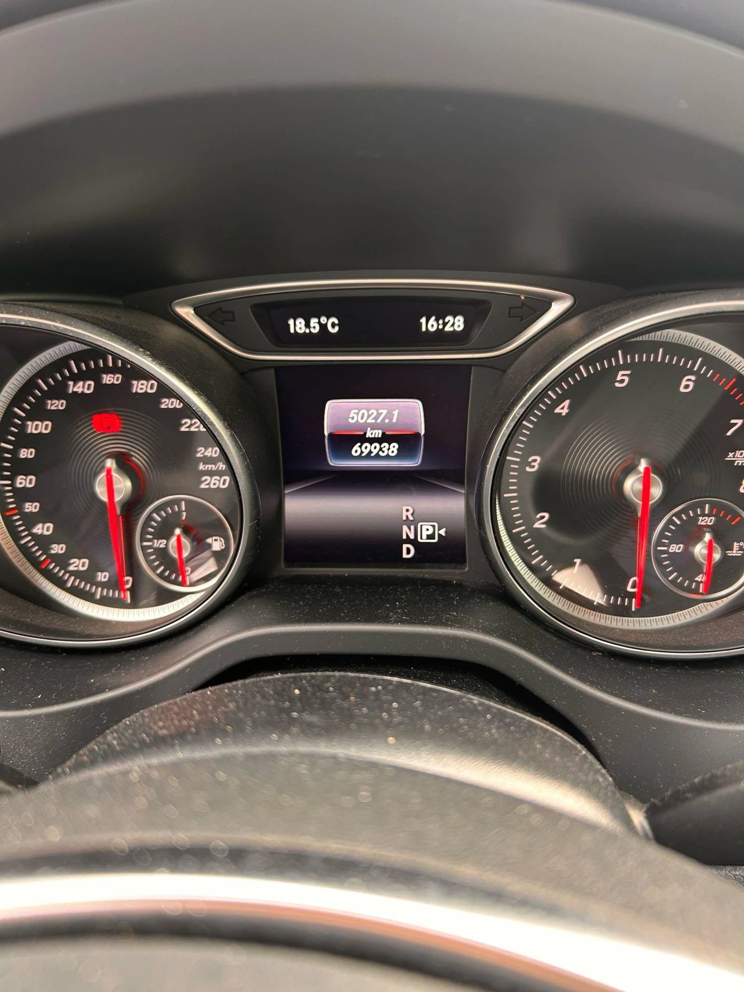 Mercedes-Benz-GLA-image-10