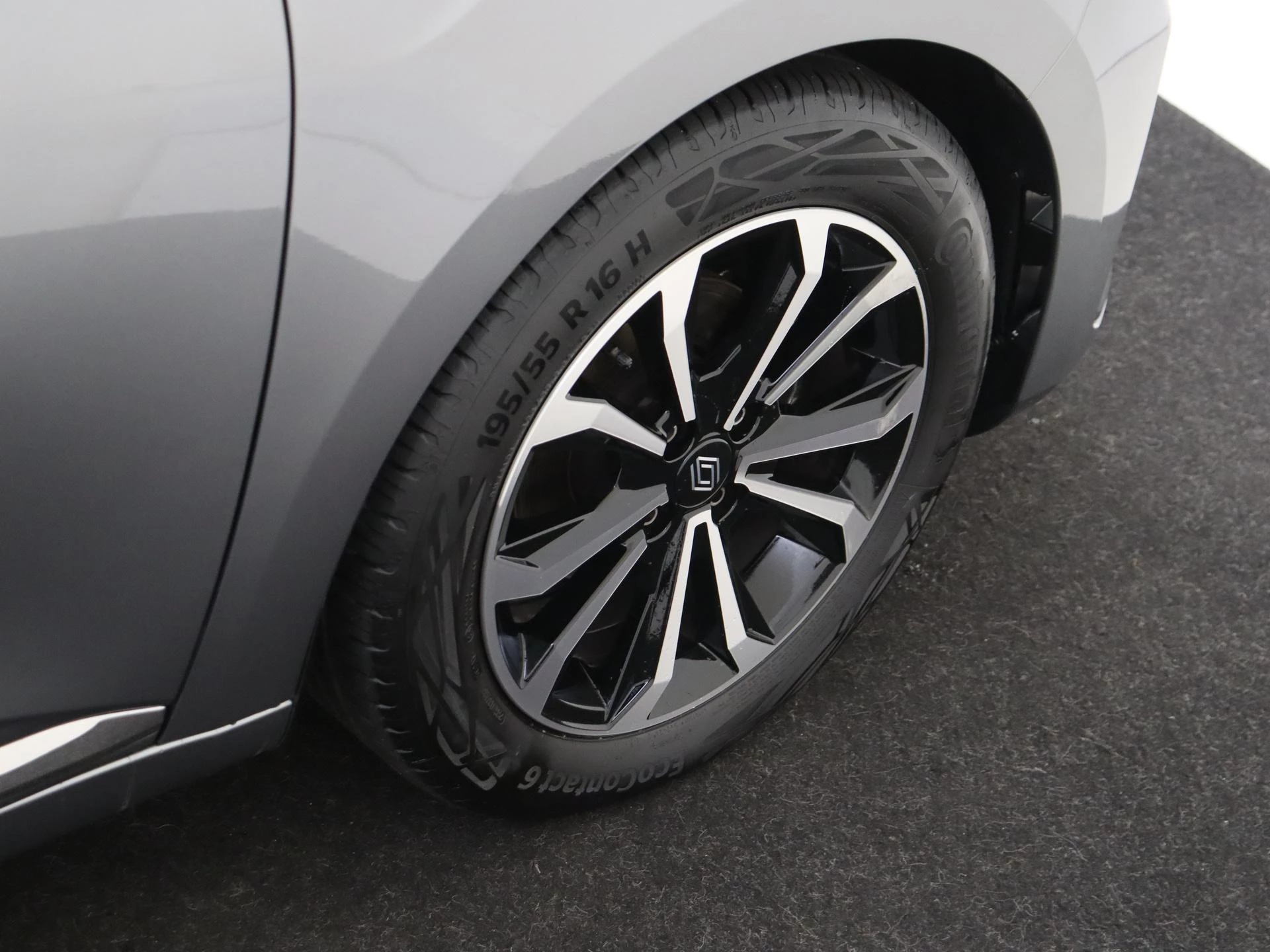 Renault-Clio-image-13