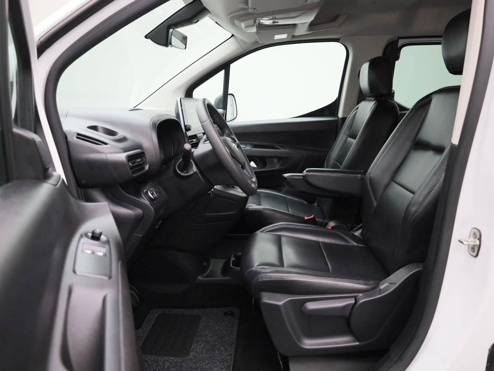 Opel-Combo Life-image-10