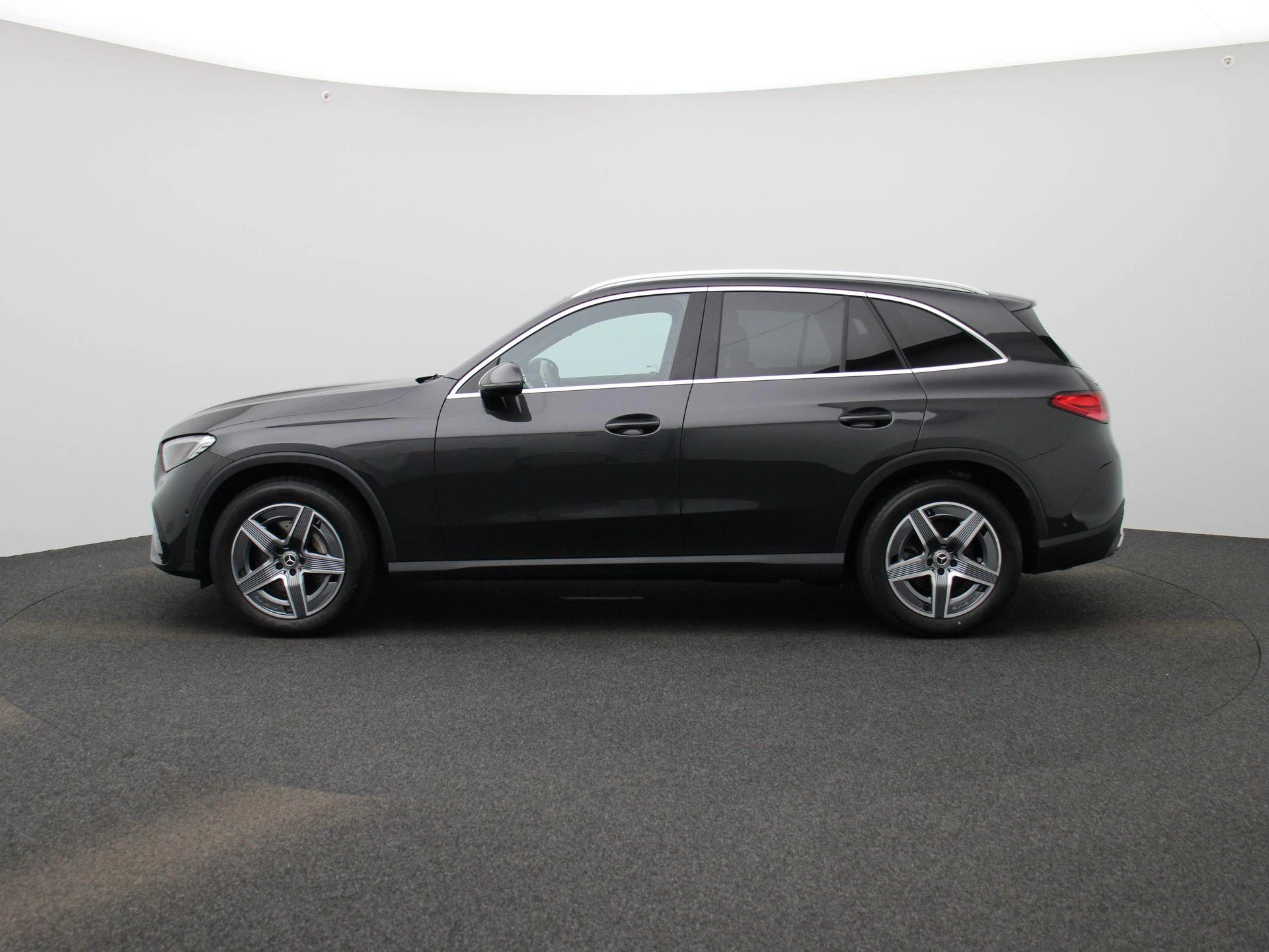 Mercedes-Benz-GLC-image-3