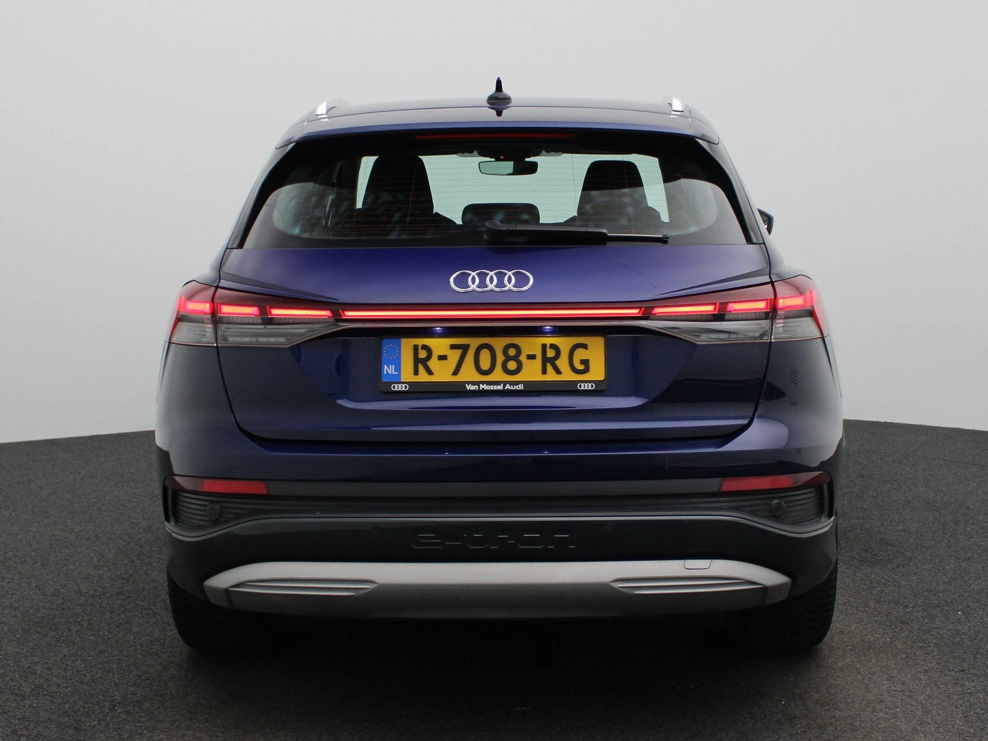 Audi-Q4 e-tron-image-4