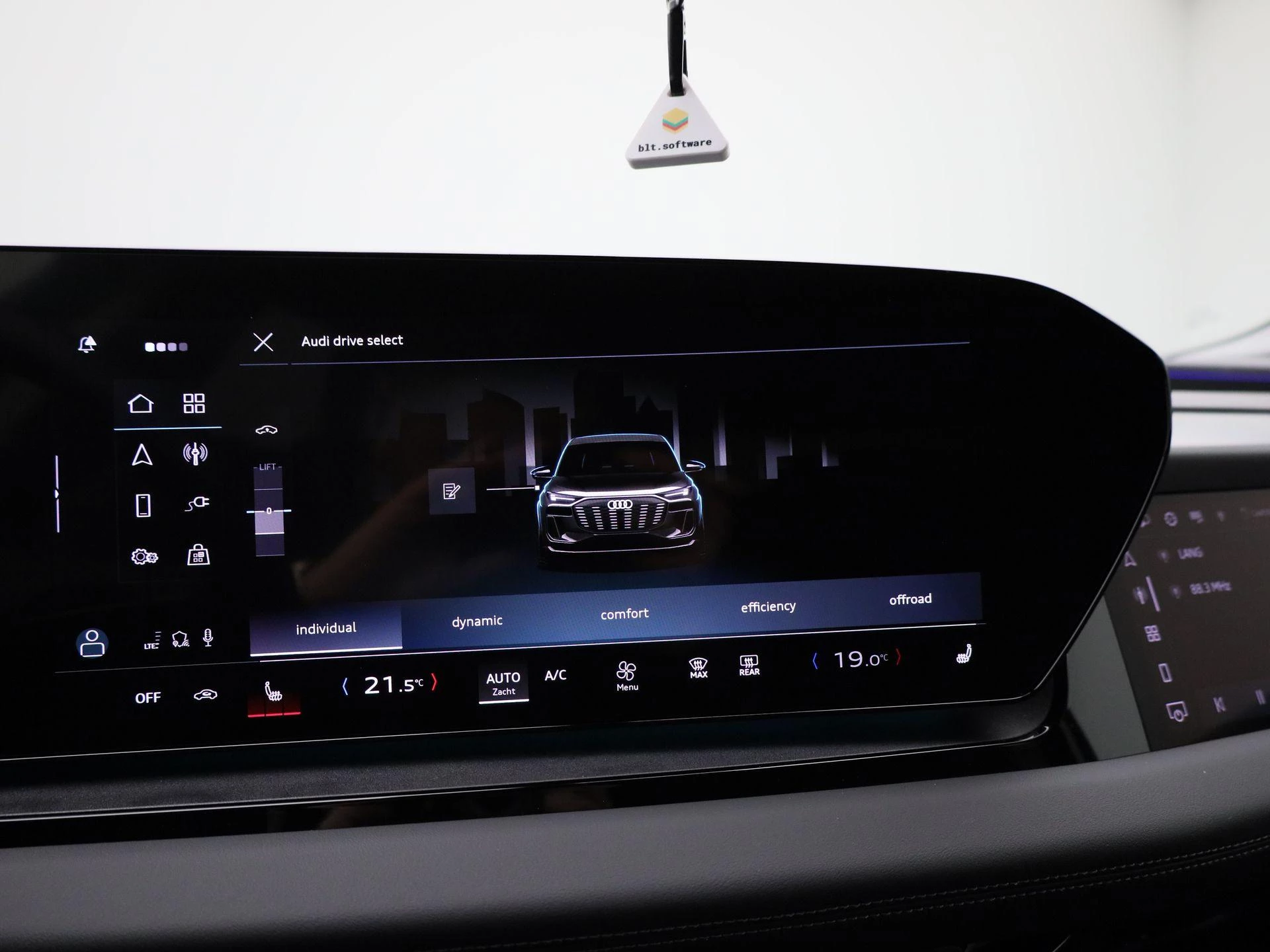 Audi-Q6 e-tron-image-35