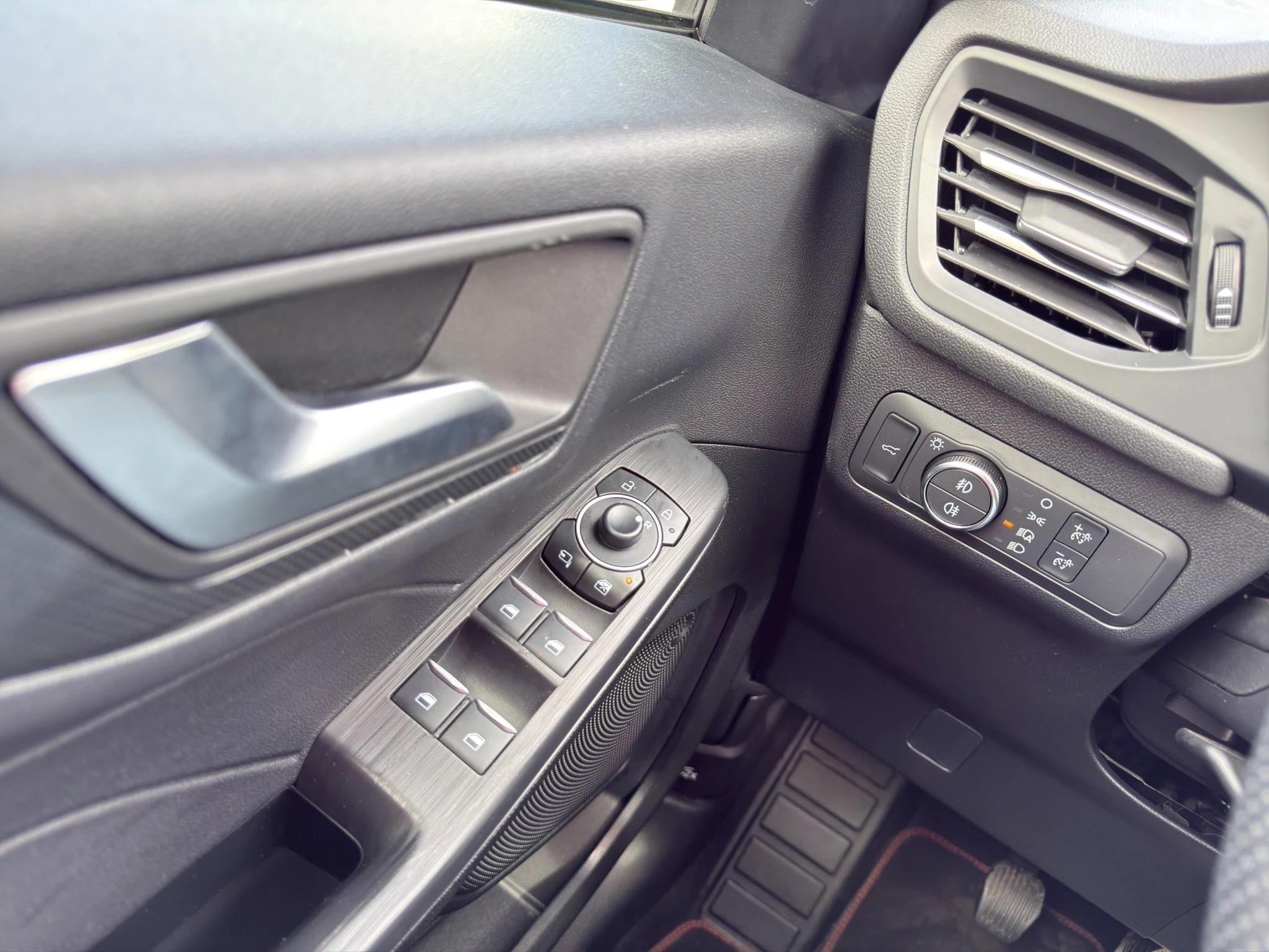 Ford Kuga ST-Line X*PANO*AHK*KAM*ACC*NAVI*SOUND-SYS.