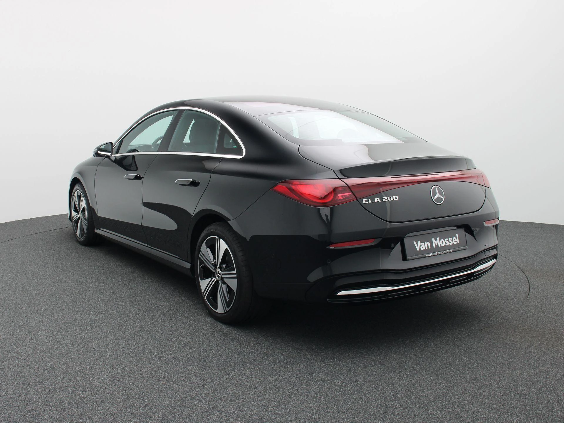 Mercedes-Benz-CLA-image-1