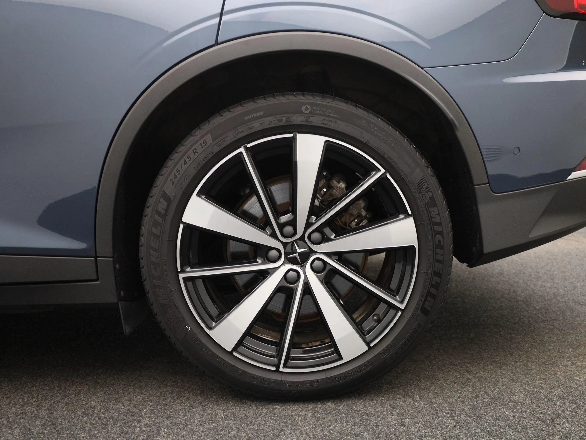 Polestar-2-image-12