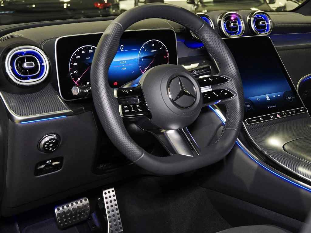 Mercedes-Benz-GLC 220 d-image-9