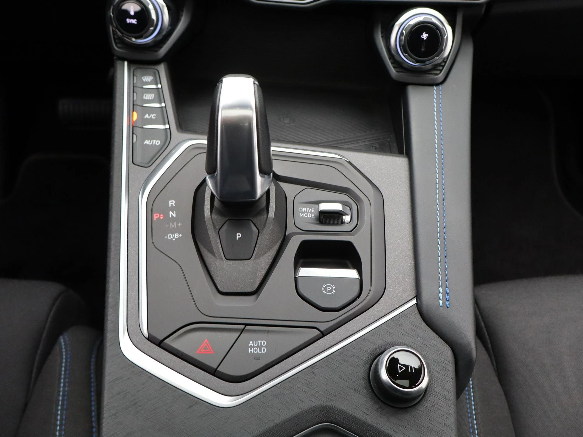 Lynk & Co-01-image-10