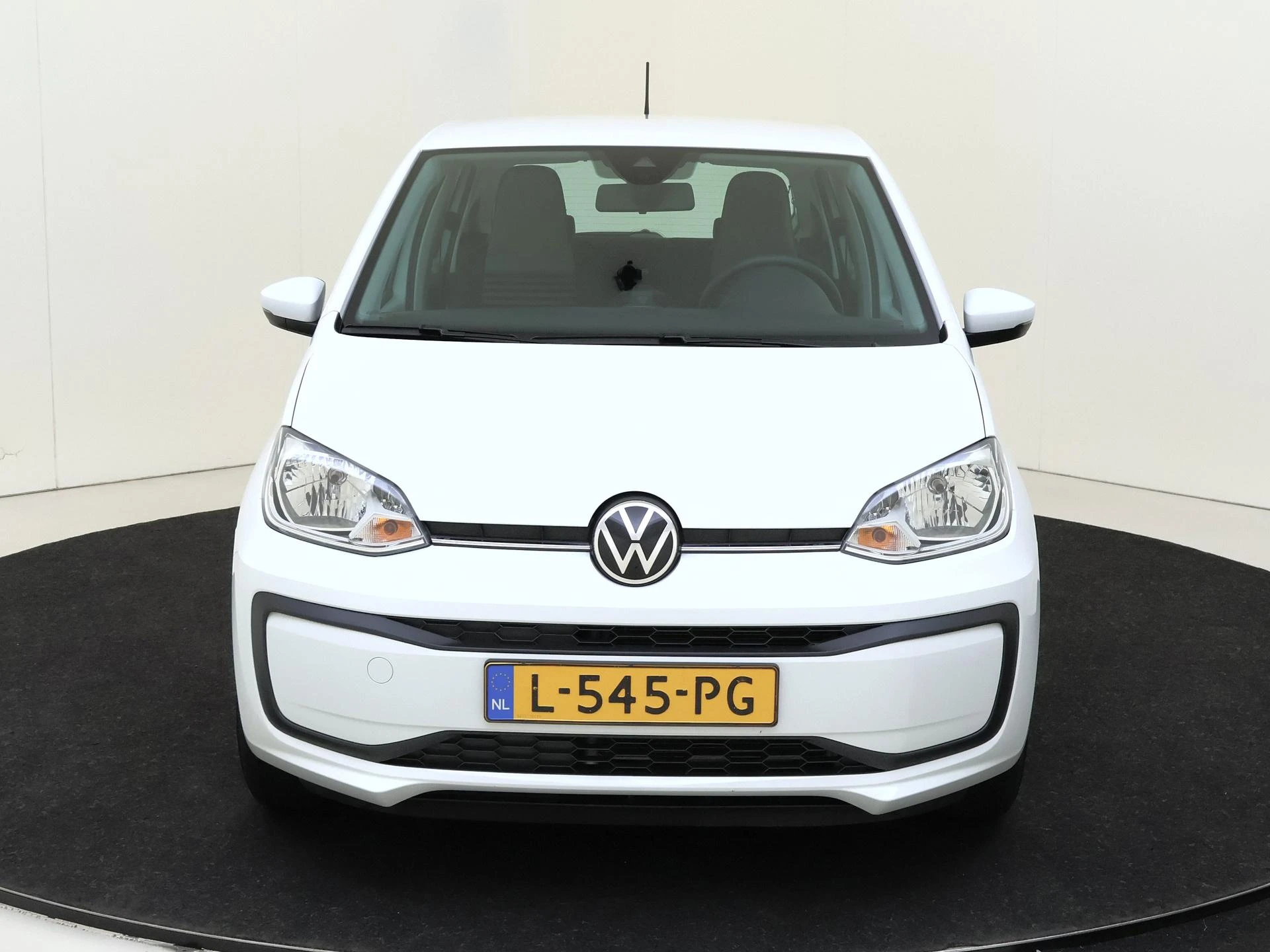 Volkswagen-up!-image-5
