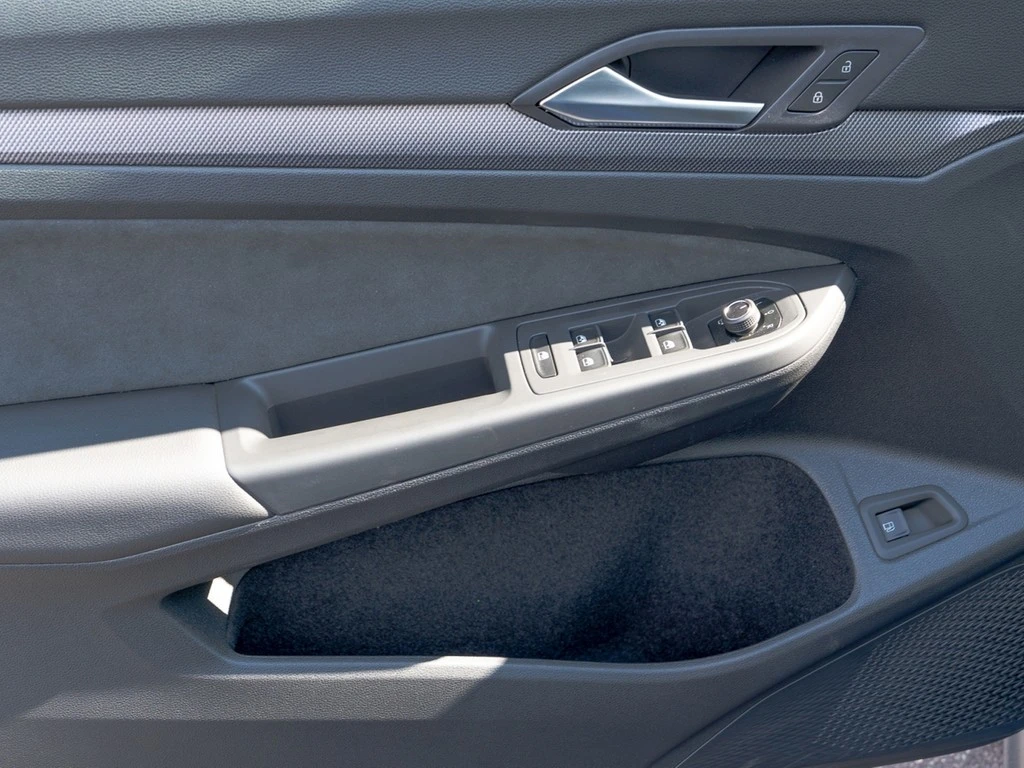Volkswagen-Golf-image-17