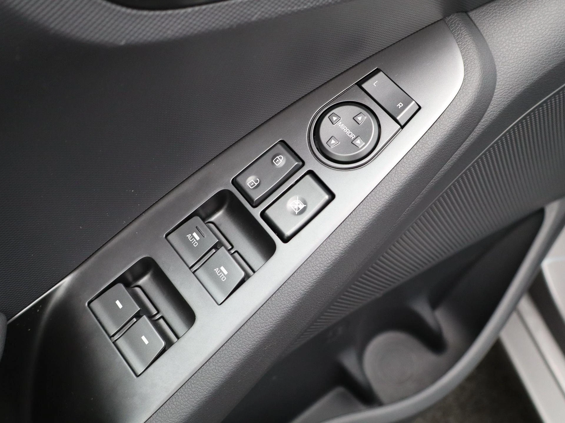 Hyundai-IONIQ-image-27