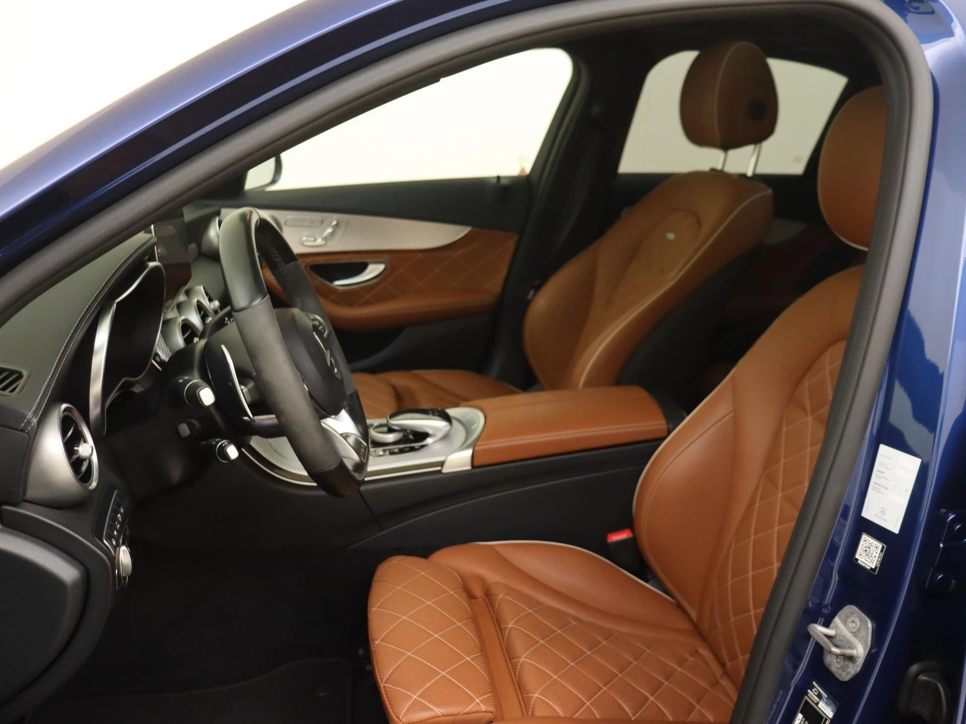 Mercedes-Benz-C-Klasse-image-17
