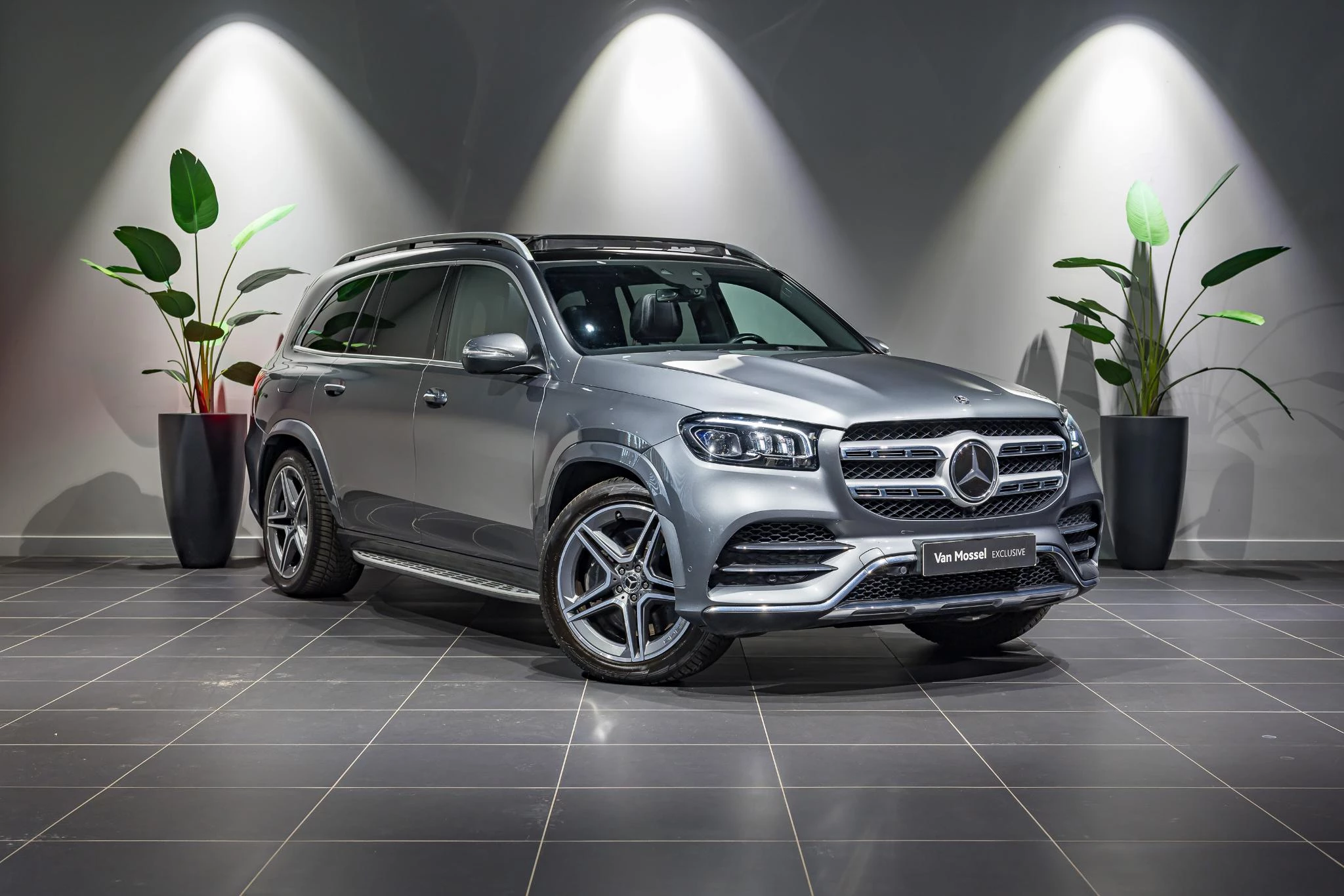 Mercedes-Benz-GLS-image-2