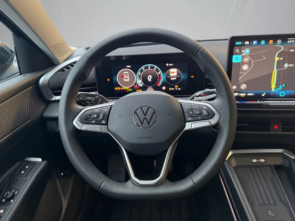 Volkswagen-T-Roc-image-9