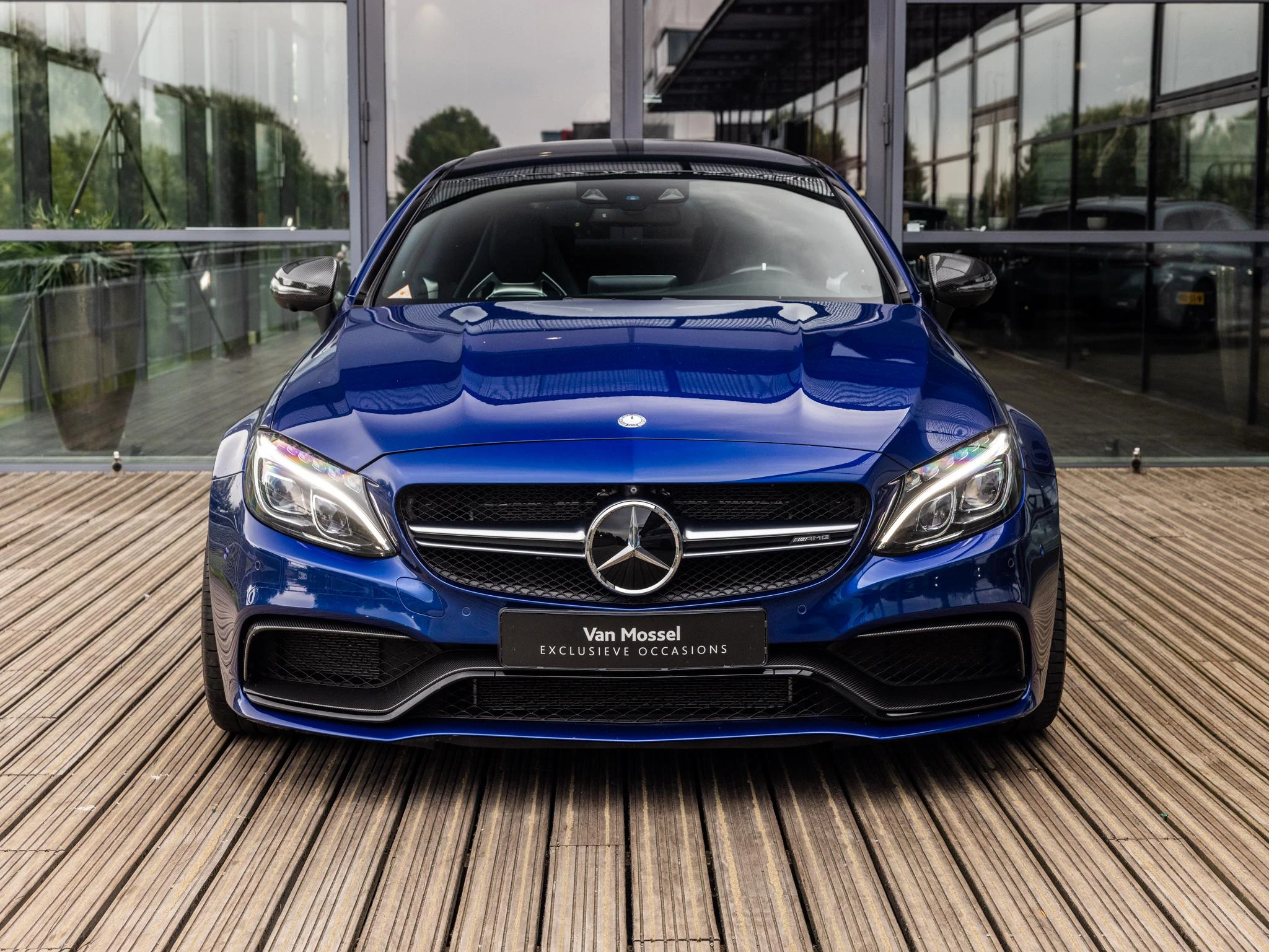 Mercedes-Benz-C-Klasse-image-3