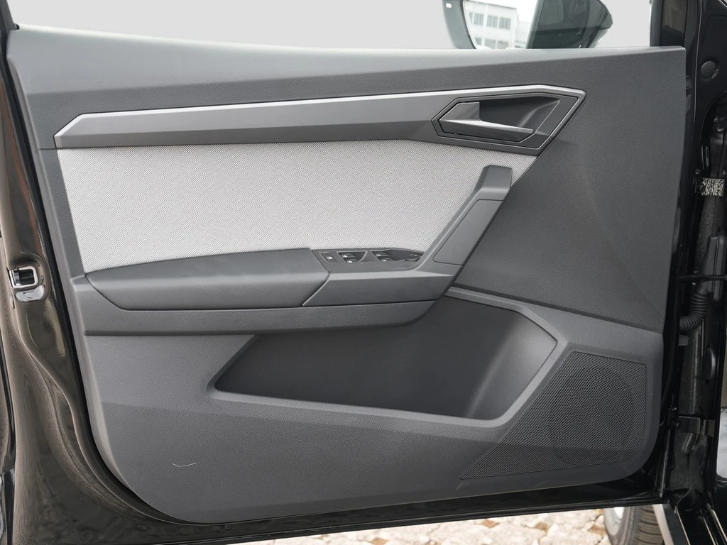 SEAT-Arona-image-16