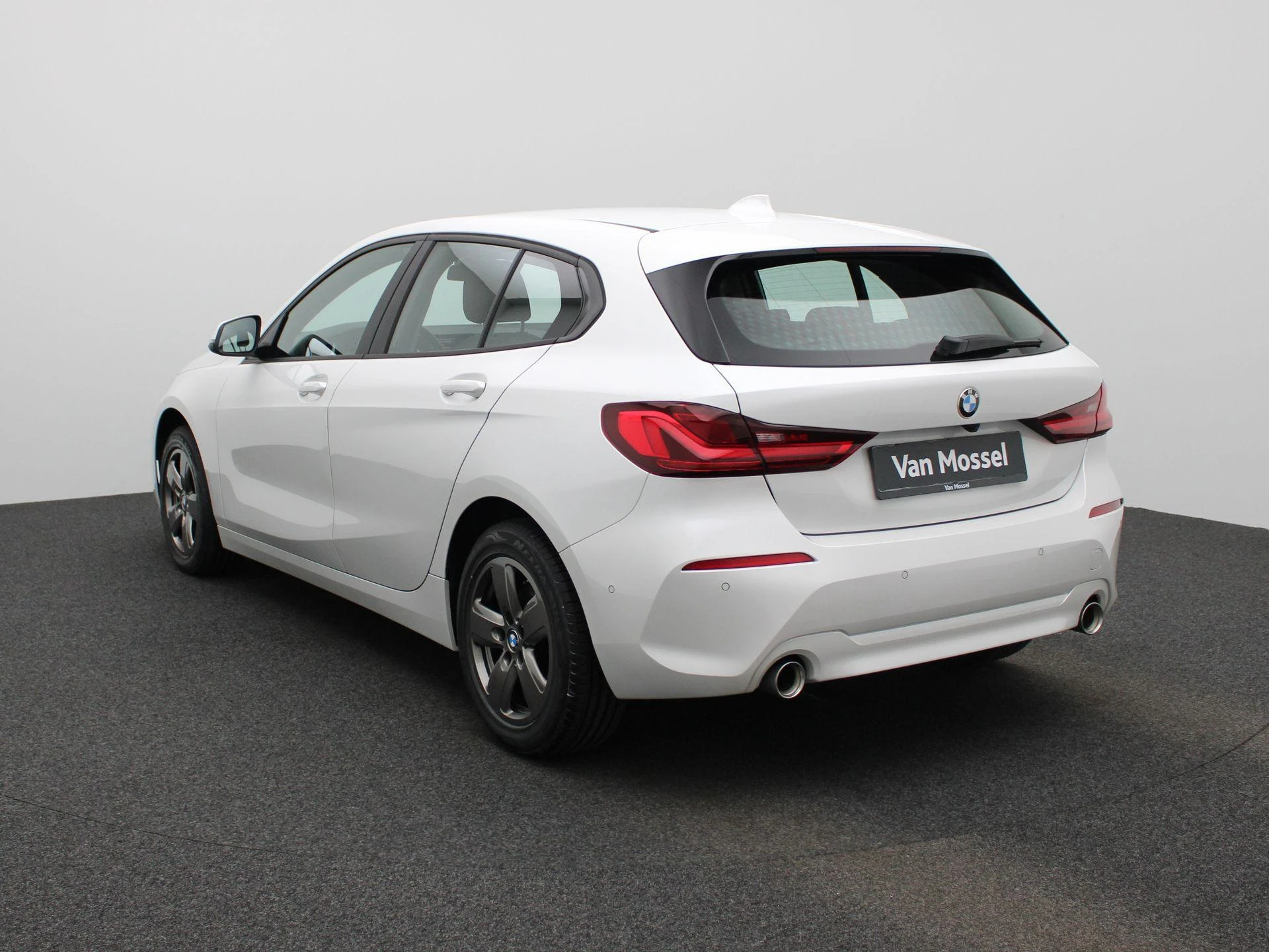 BMW-1 Reeks-image-1