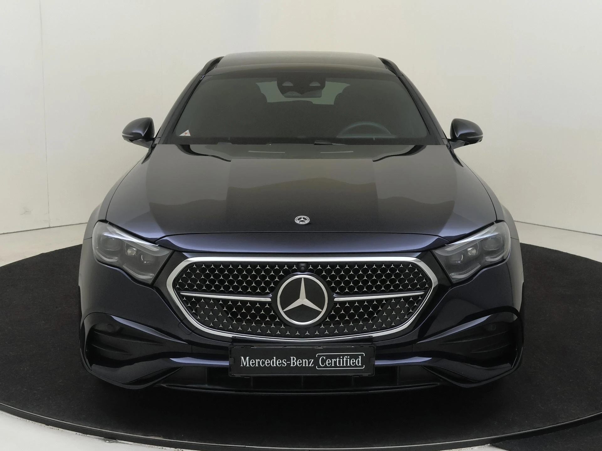 Mercedes-Benz-E-Klasse-image-5