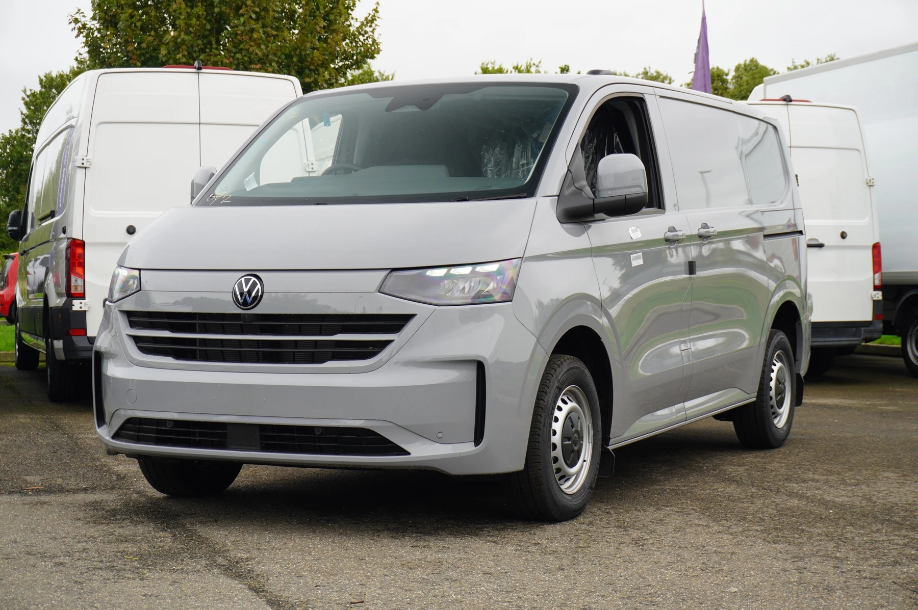 Volkswagen-Transporter-image-42