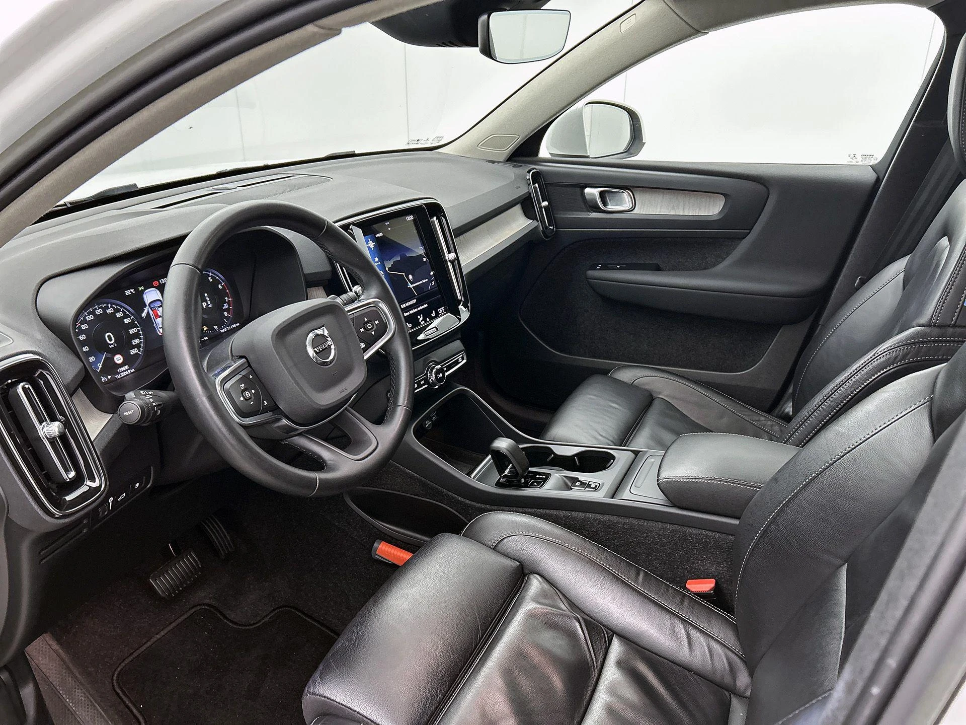 Volvo-XC40-image-20