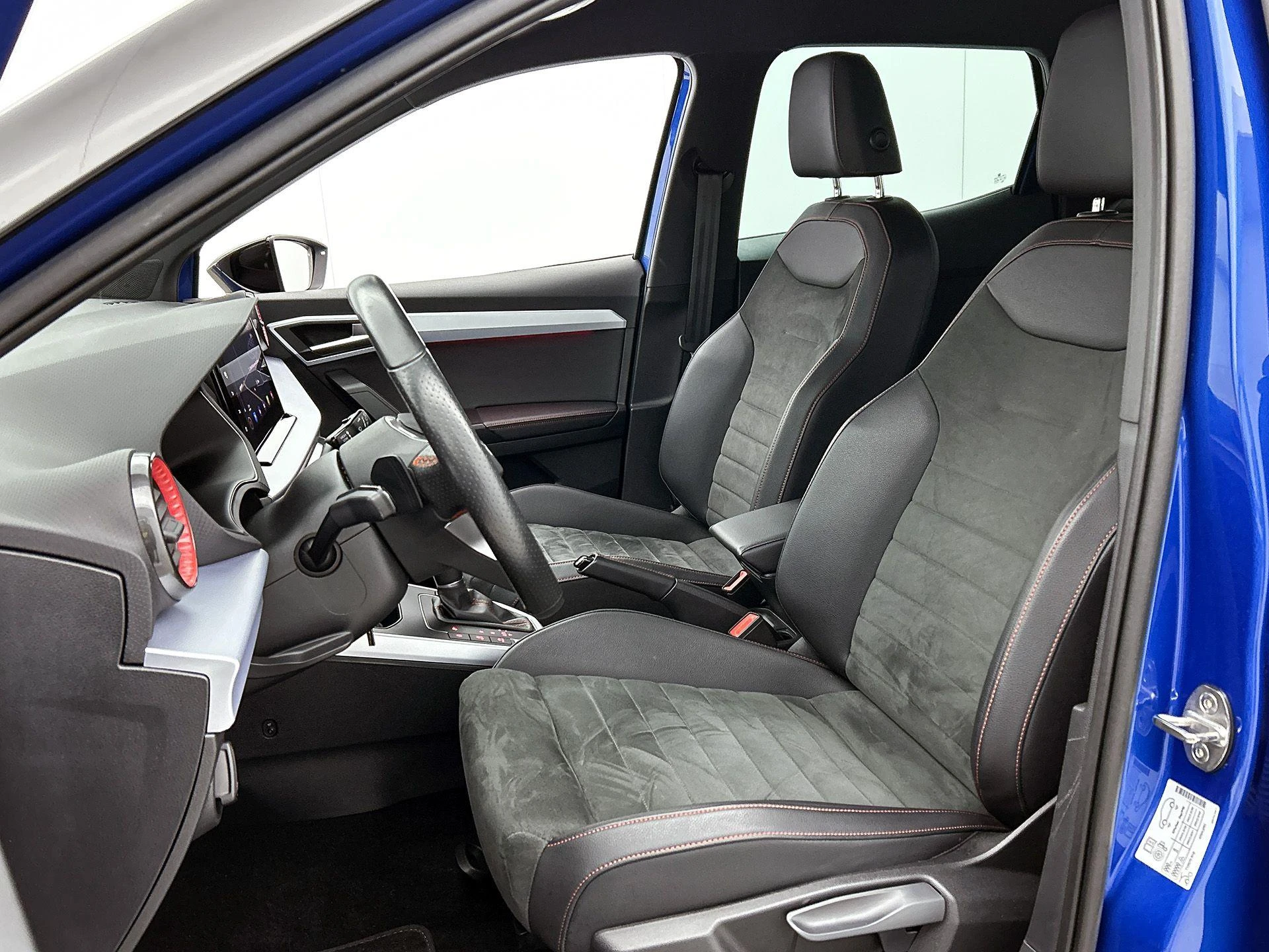 SEAT-Arona-image-39