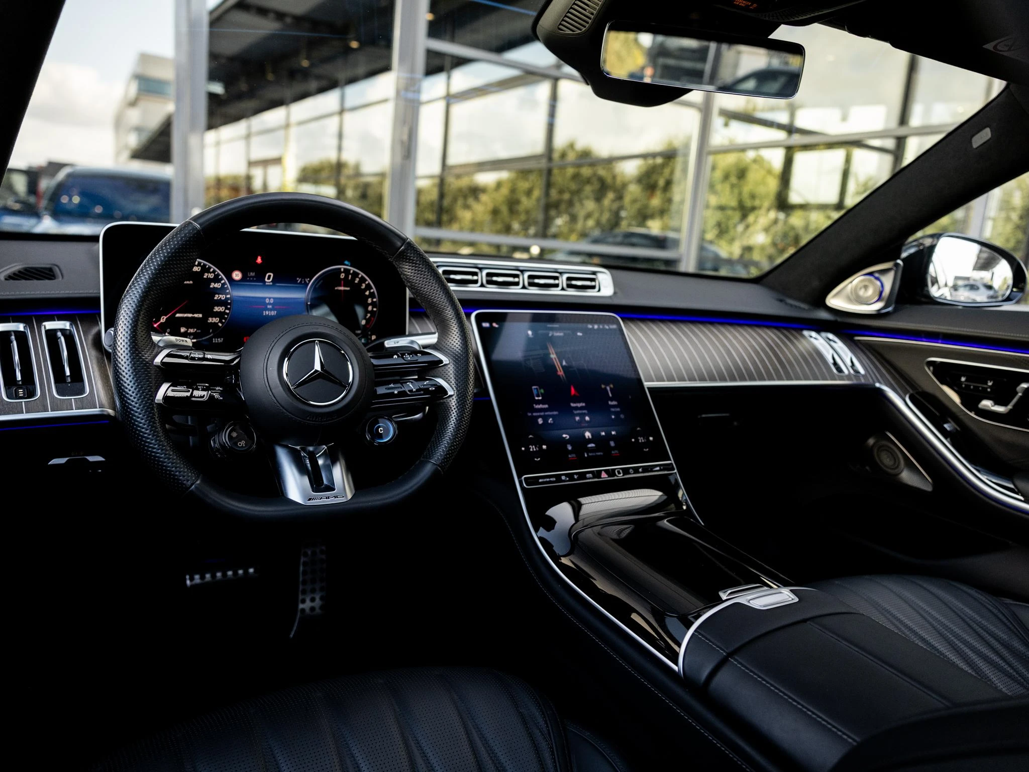 Mercedes-Benz-S-Klasse-image-25
