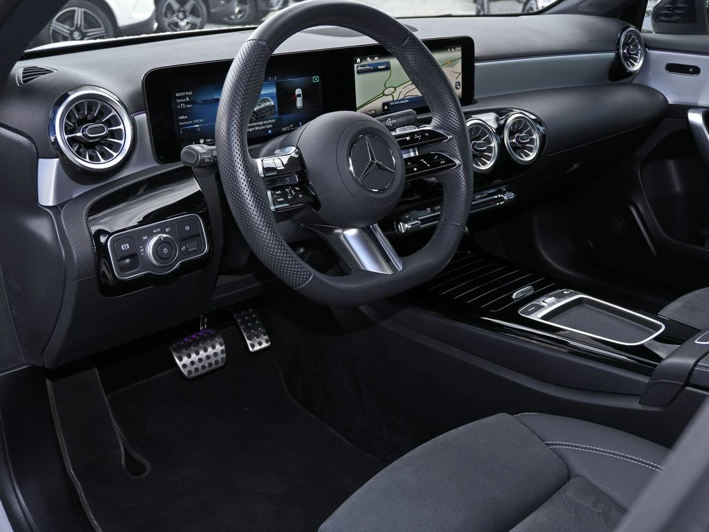 Mercedes-Benz-A-Klasse 200 d-image-8