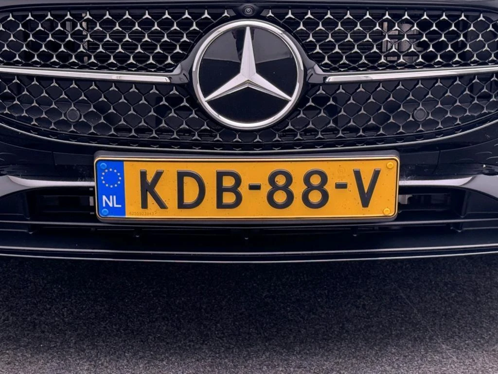 Mercedes-Benz-CLA-image-4