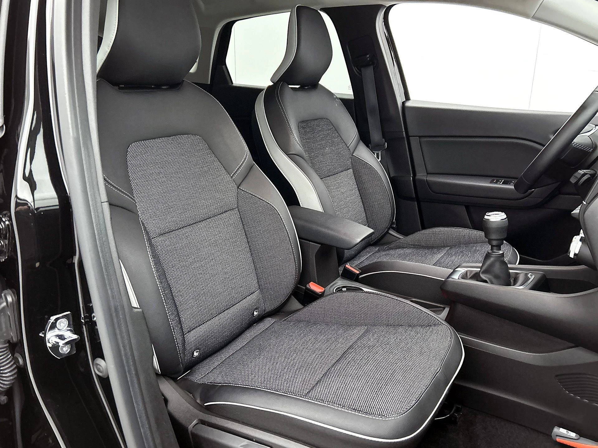 Renault-Captur-image-37