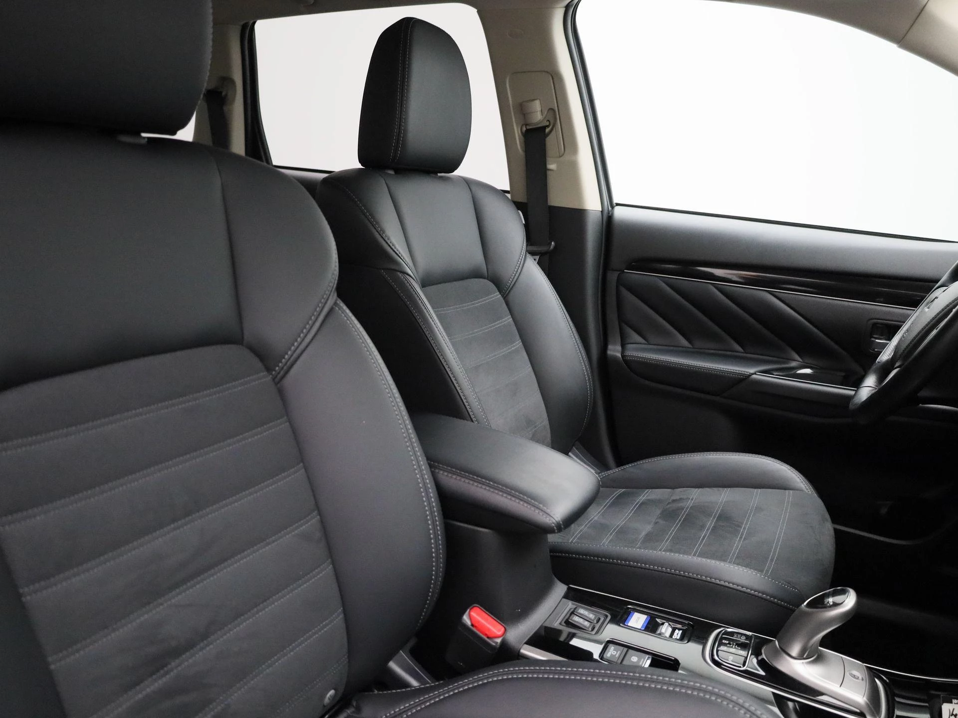 Mitsubishi-Outlander-image-32