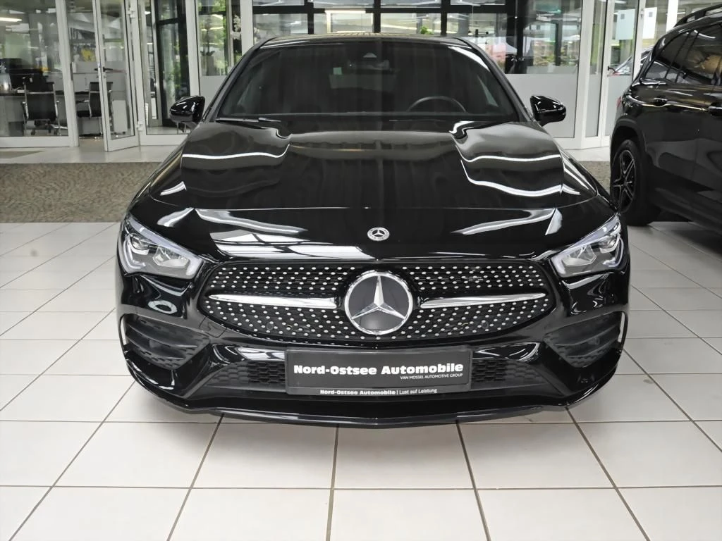Mercedes-Benz-CLA 220 d-image-3