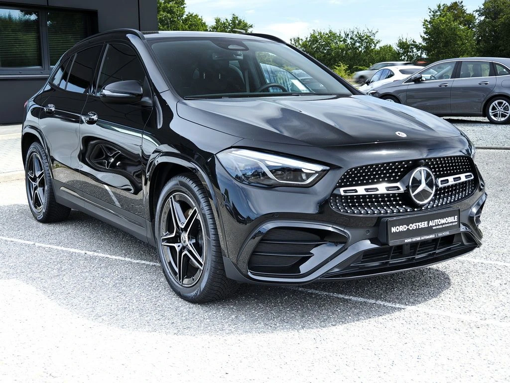 Mercedes-Benz-GLA 200 d-image-4
