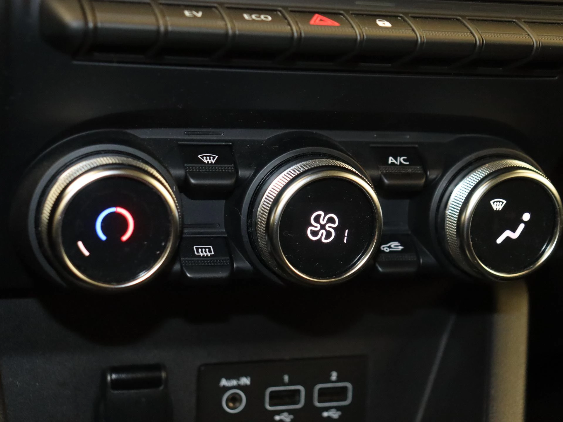 Renault-Clio-image-17