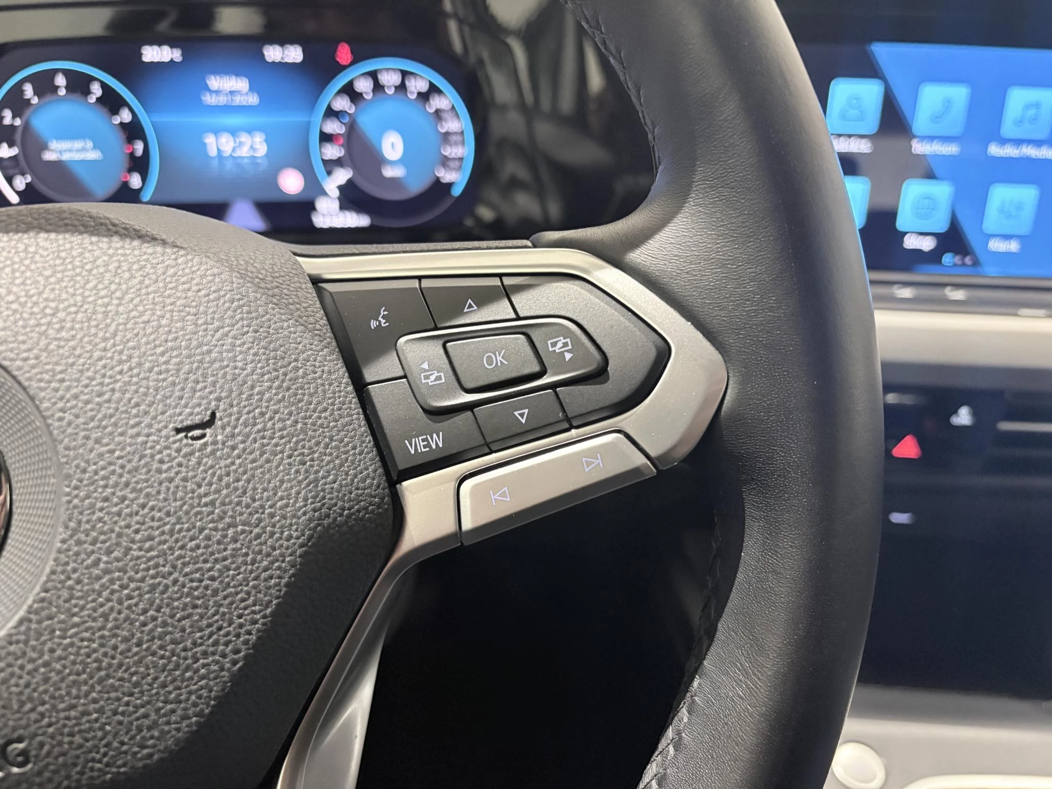 Volkswagen-Golf-image-15