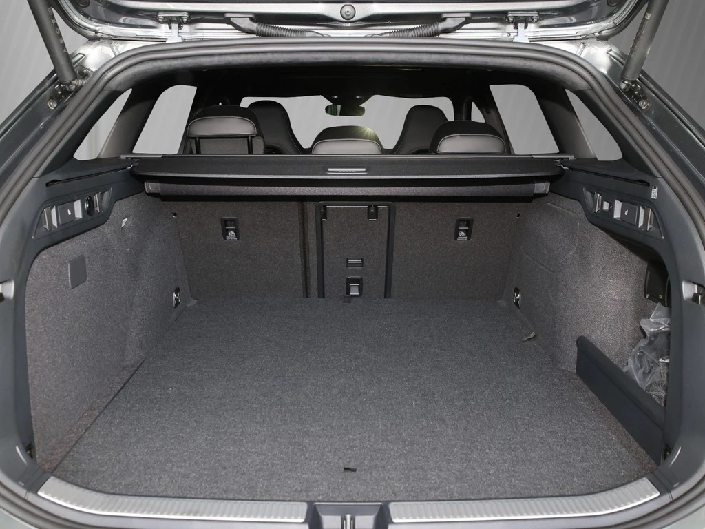 Volkswagen Passat R-Line 1,5 l eHybrid 177 PS / 85 KW 6-Gang DSG
