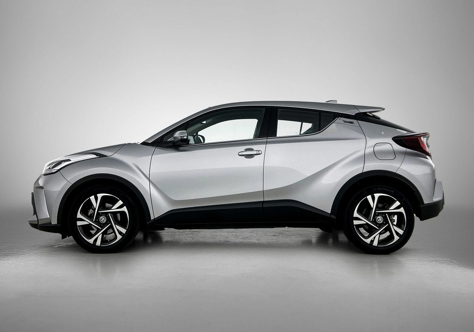 Toyota-C-HR-image-1