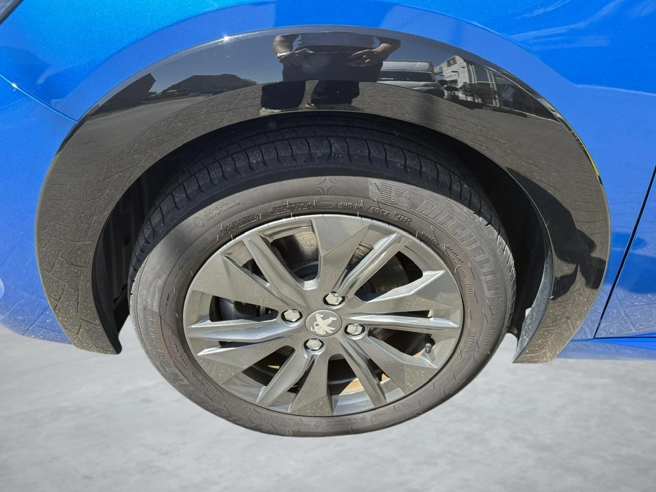 Peugeot-e-208-image-8