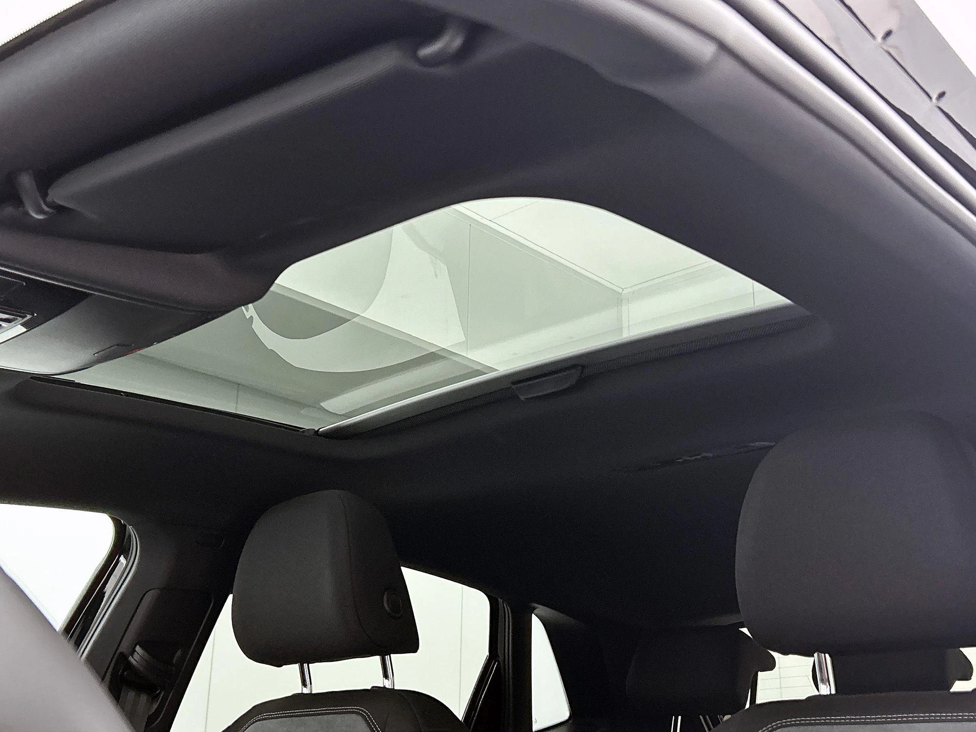 Volkswagen-Polo-image-11