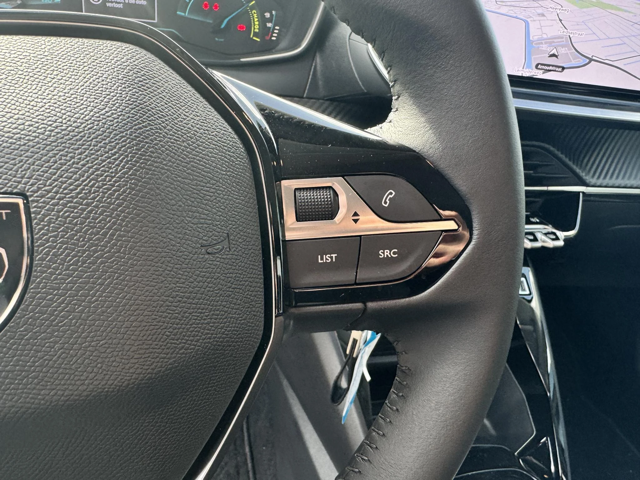 Peugeot-208-image-8