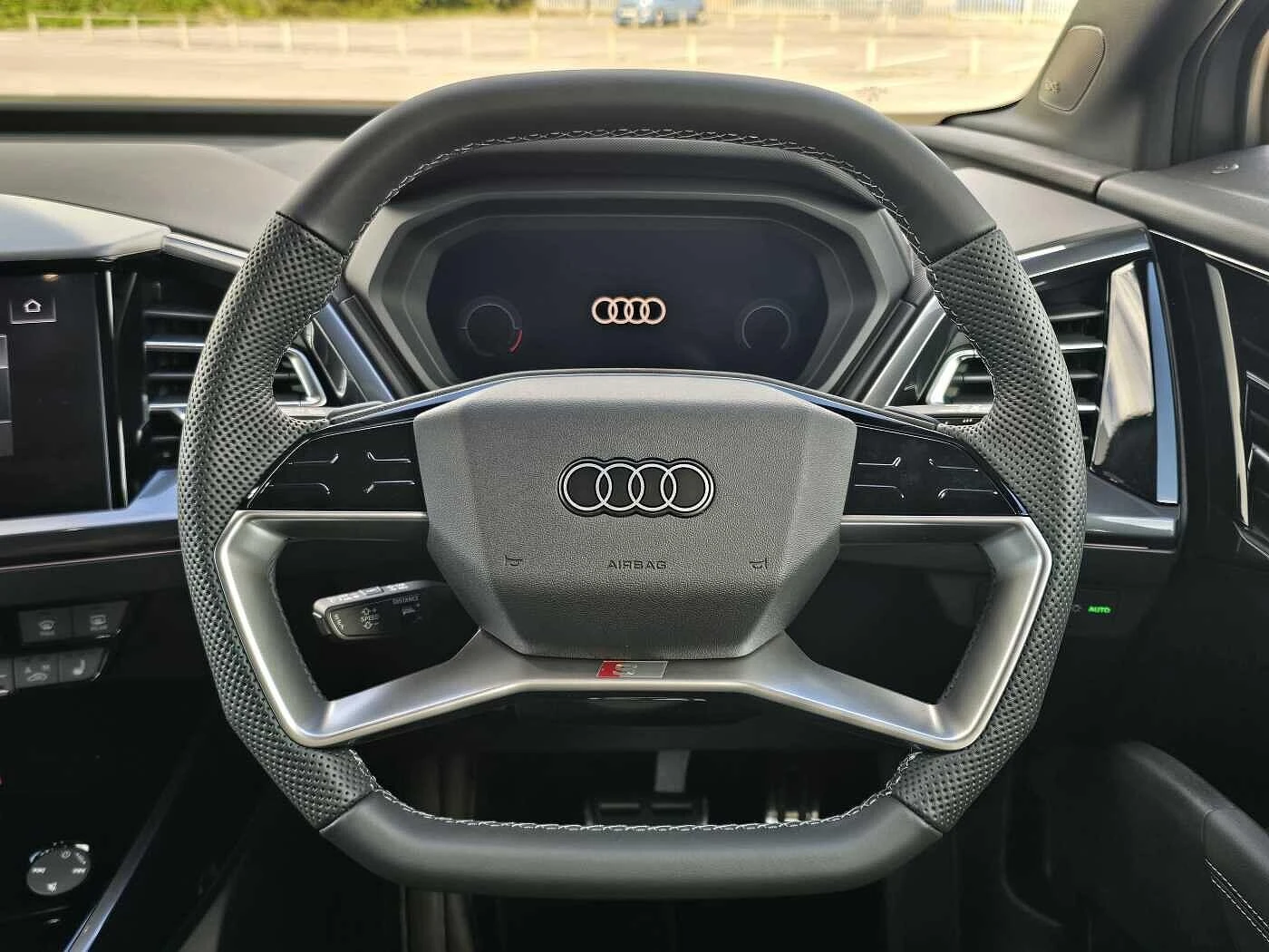 Audi-Q4 e-tron-image-8