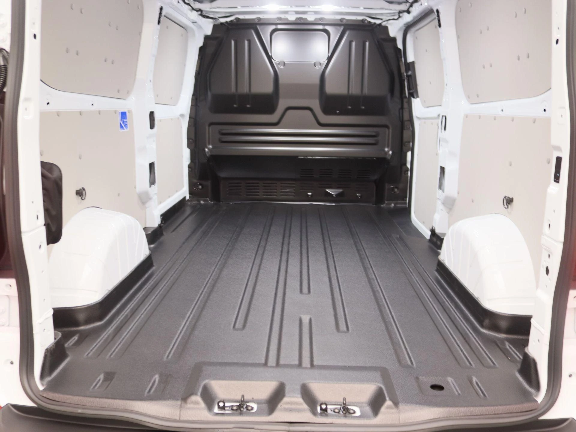 Ford-E-Transit Custom-image-10
