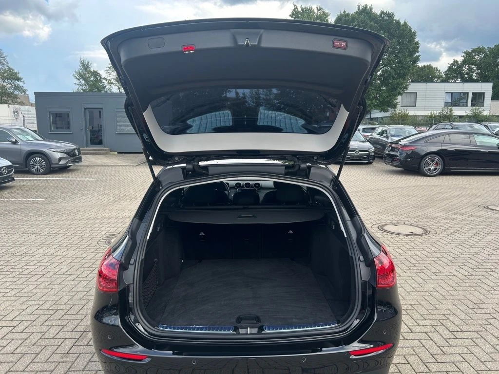 Mercedes-Benz-C-Klasse 220-image-13