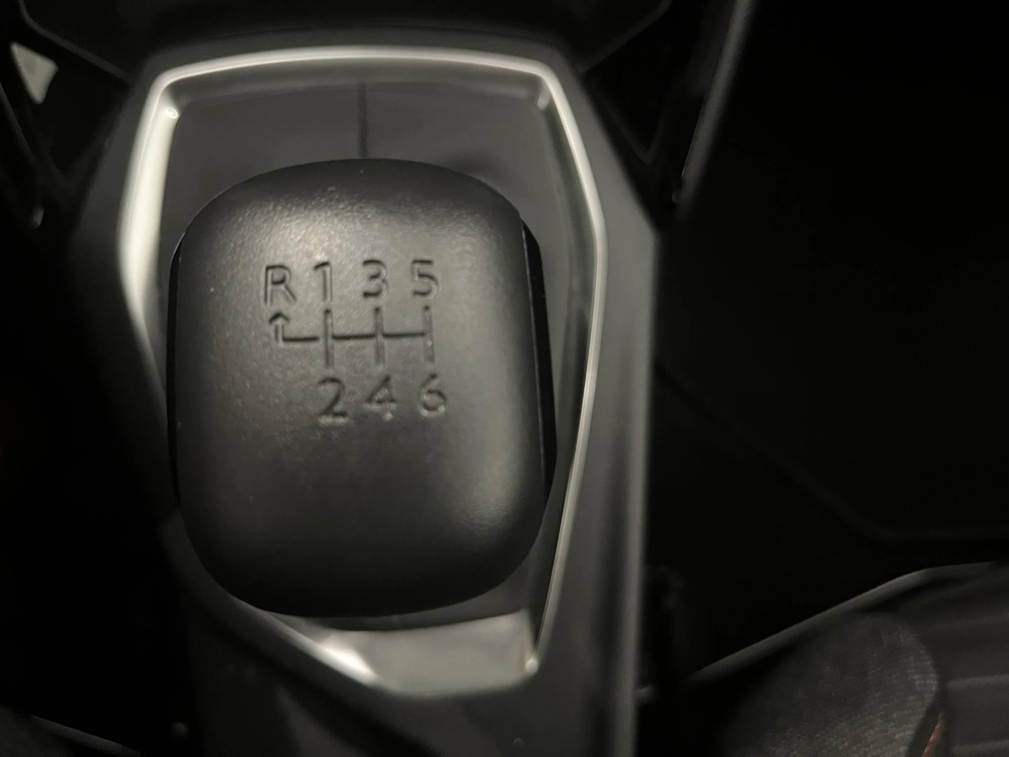 Peugeot-2008-image-12