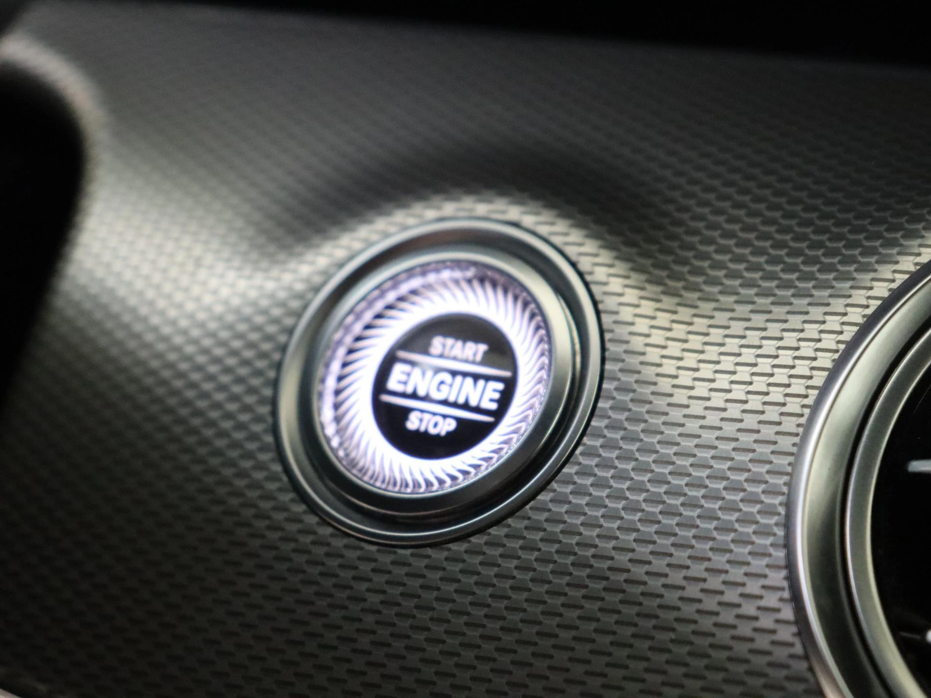 Mercedes-Benz-E-Klasse-image-21