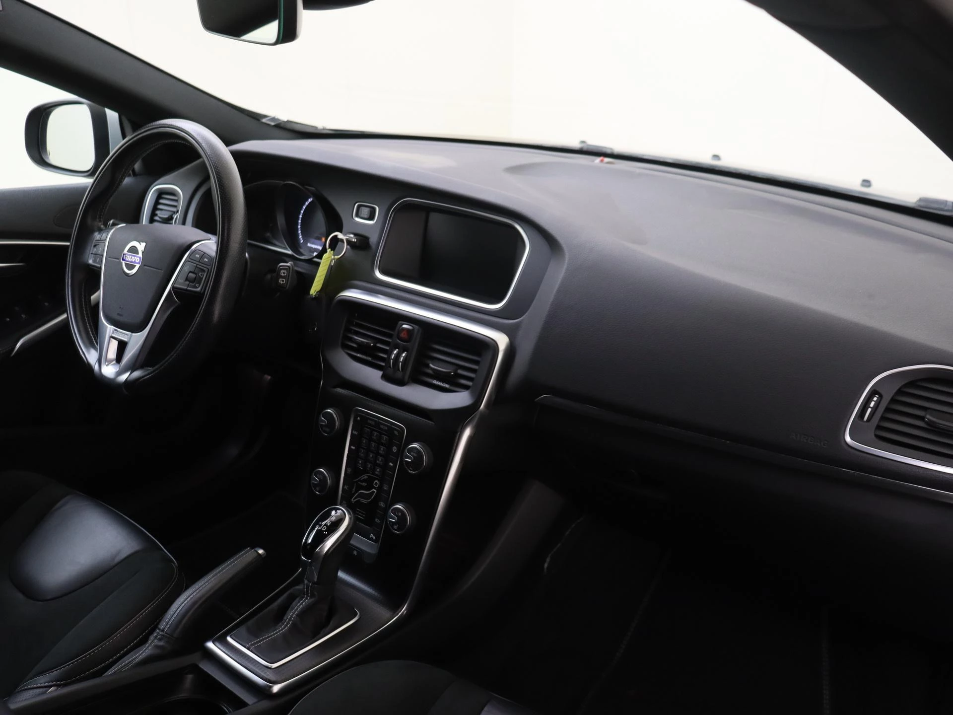 Volvo-V40-image-8
