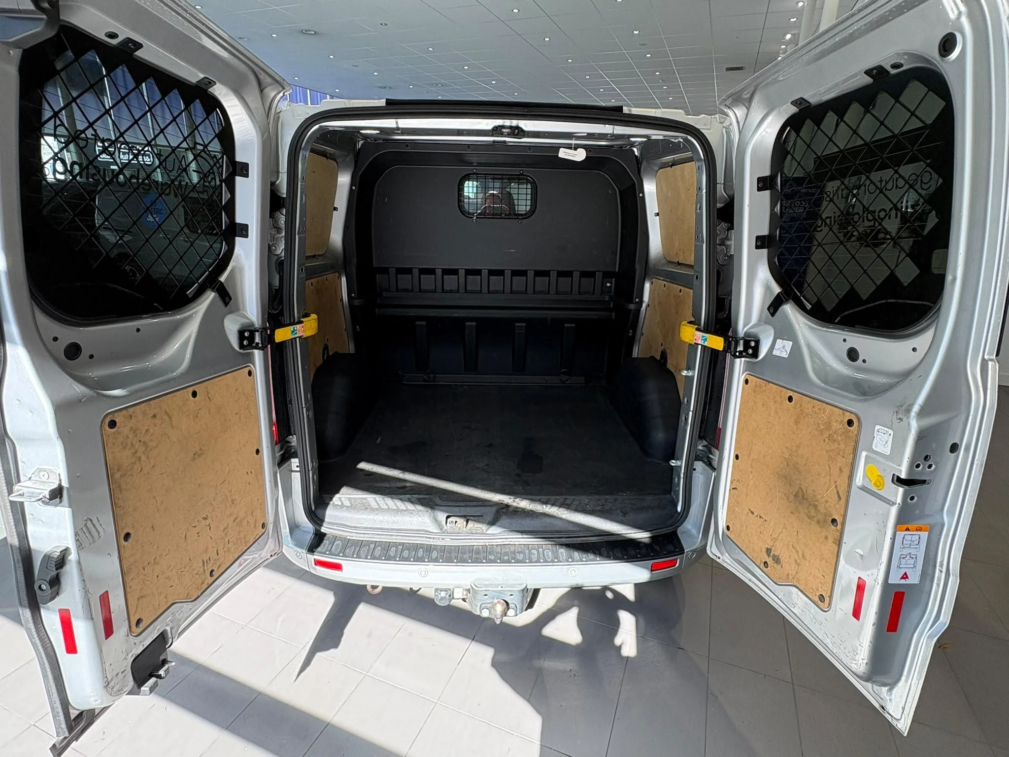 Ford-Transit Custom-image-5