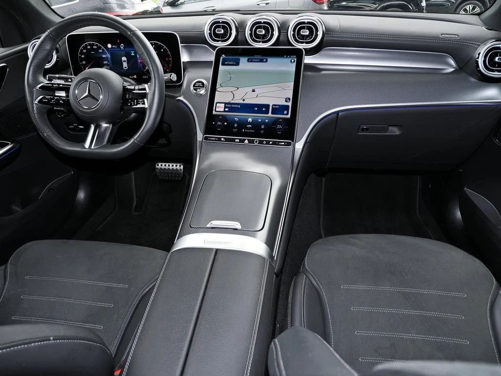Mercedes-Benz-GLC 220 d-image-13