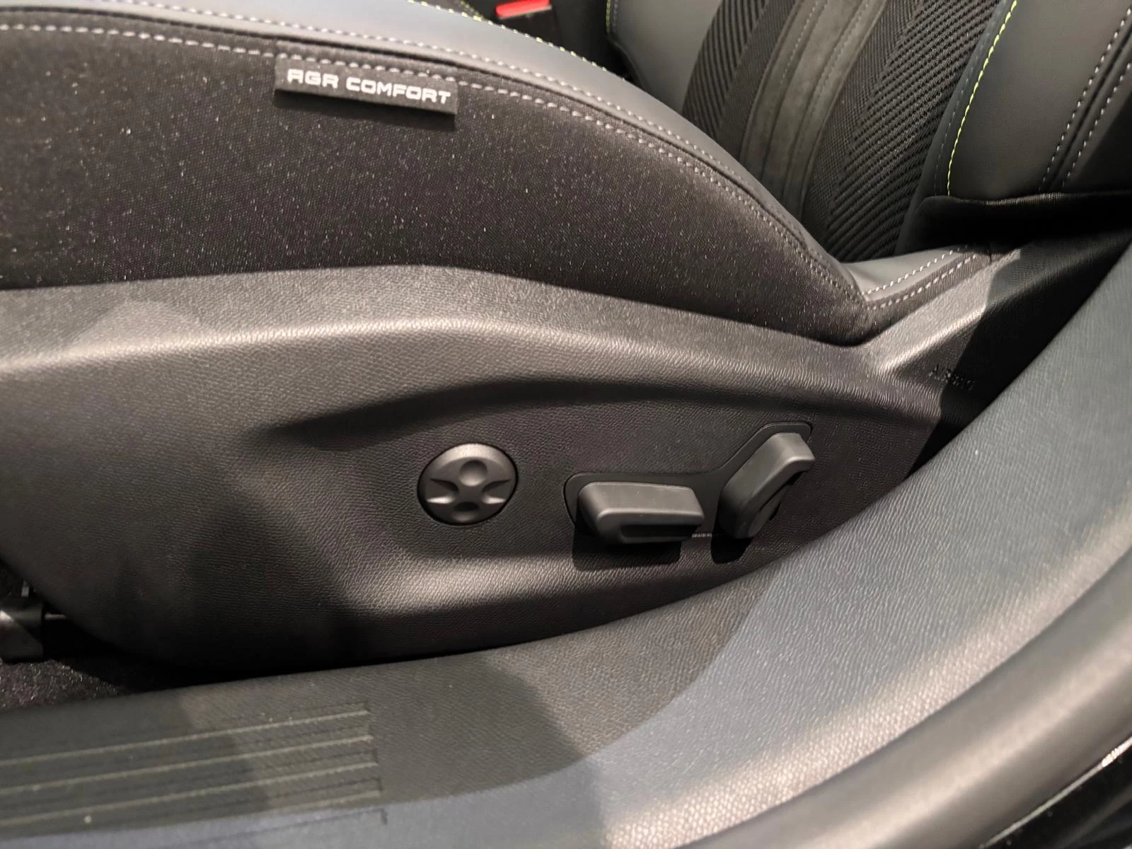 Peugeot-e-308-image-13